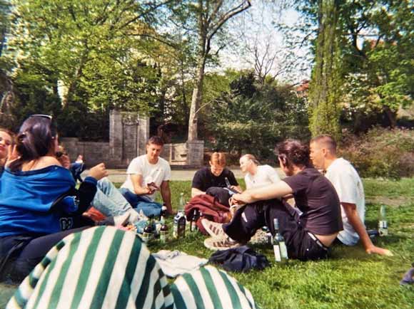 Neue Freunde kennenlernen: Ein erlebnisreiches Abenteuer in deiner neuen Stadt