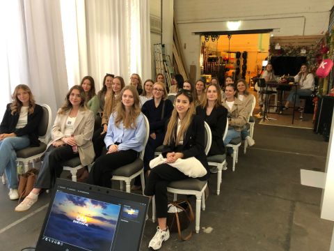 Benefit und Co - Markenstrategien beim größten Luxusmarkenkonzern kennenlernen