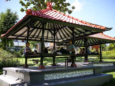 Ansichter der neuen ISM-Partneruniversität  Udayana University in Bali