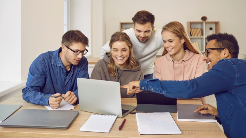 Studierende im Management-Studium an der ISM