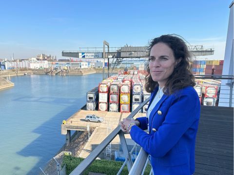 ISM-Alumna Giordana Sperling-Doppstadt ist als erste Frau im Hafenvorstand von duisport.