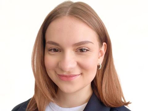 Samra Cehajic erhielt für ihre Abschlussarbeit den Wolfgang Wirichs Förderpreis 2025 Handel.